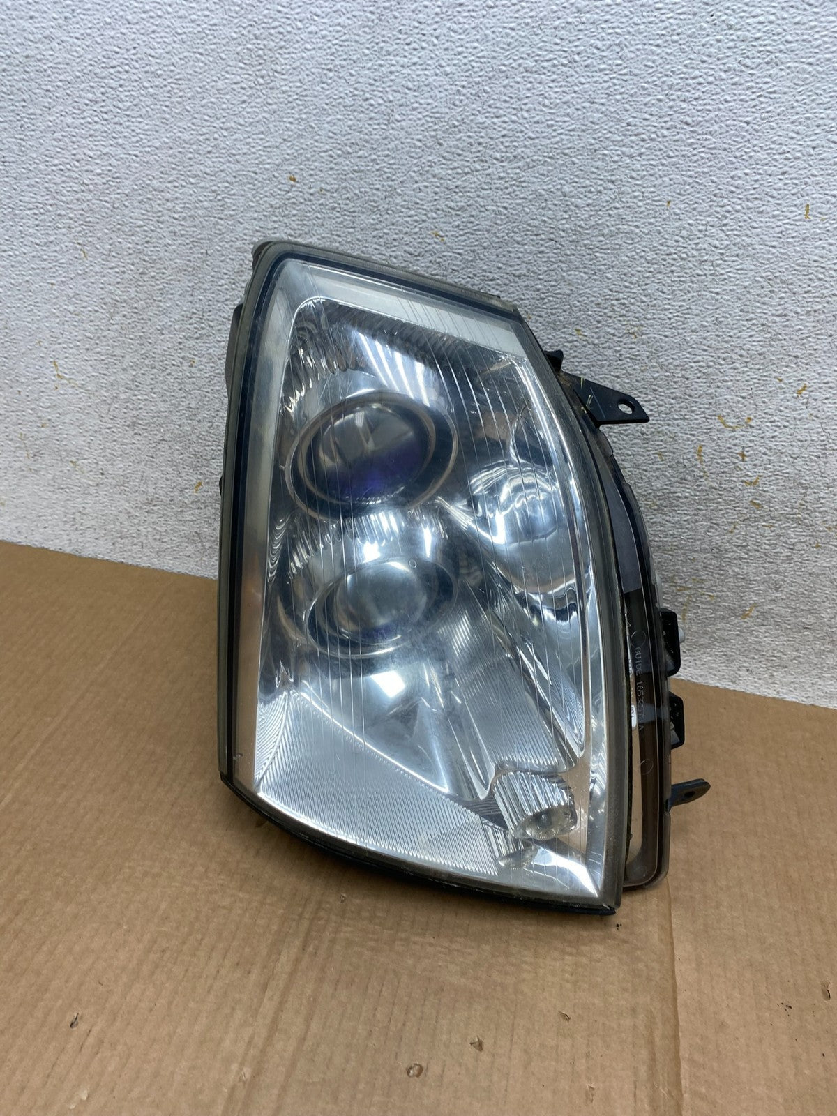 2005 - 2011 Cadillac STS Right Passenger RH Side Xenon Headlight AI5695 DW0