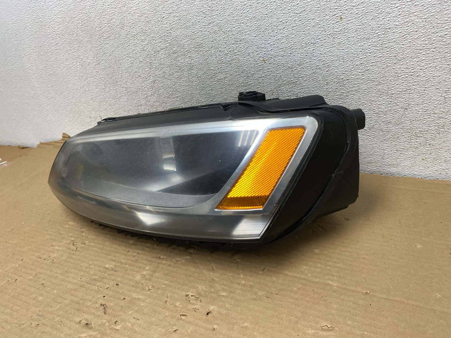 2011 to 2014 Volkswagen Jetta Left Driver LH Headlight Halogen TYC AG9235 DW2