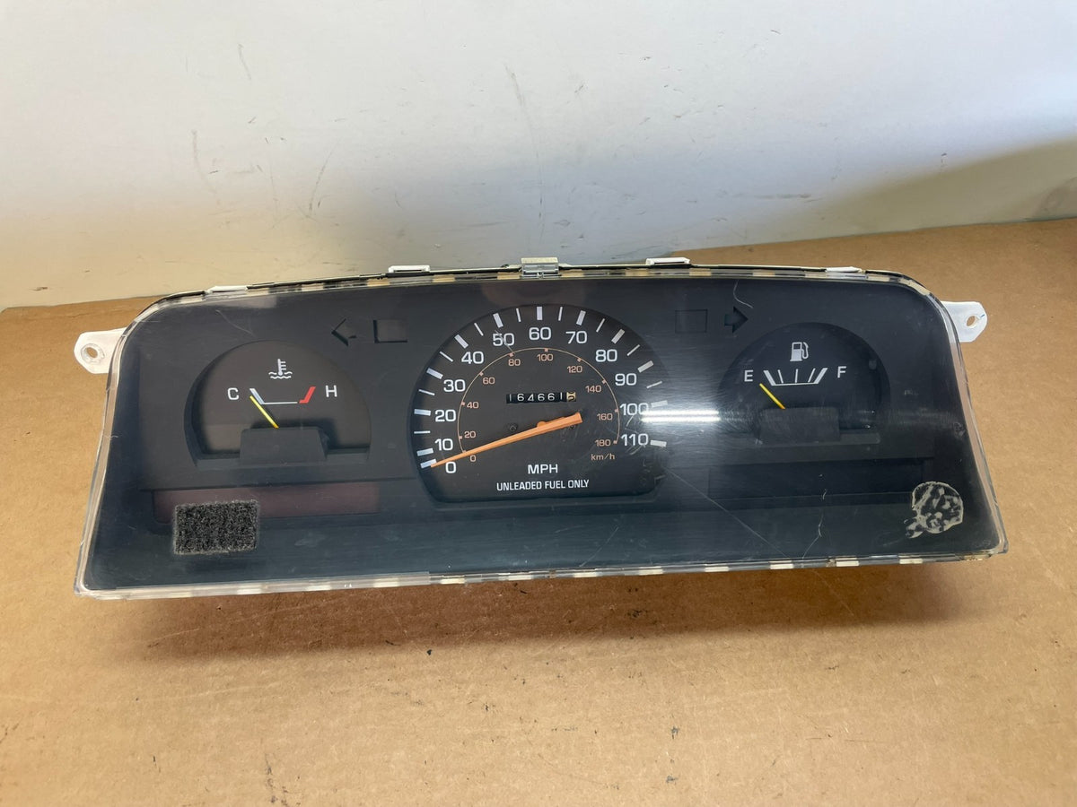 1992 to 1995 Toyota Pickup Speedometer Cluster Gauge AG0739 DG0