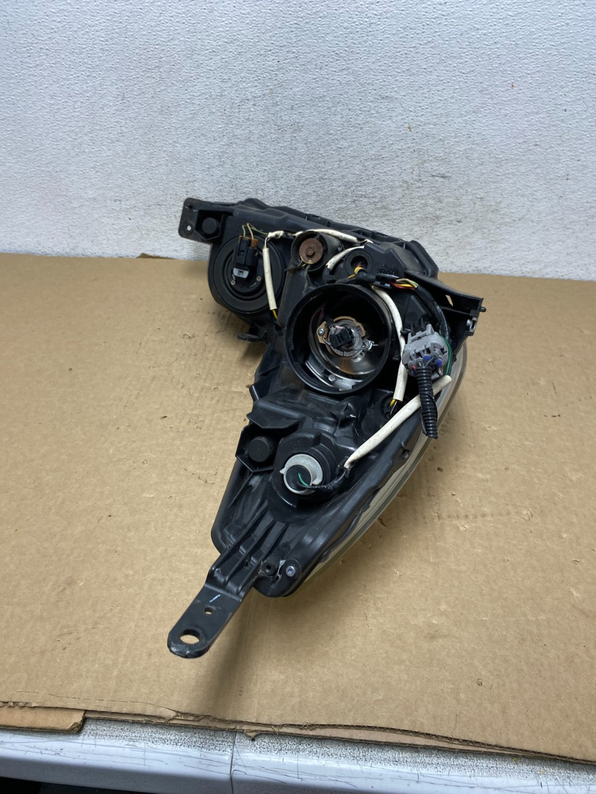 2010 2011 2012 Subaru Legacy Outback Left Driver Halogen Headlight AF7379 DW8