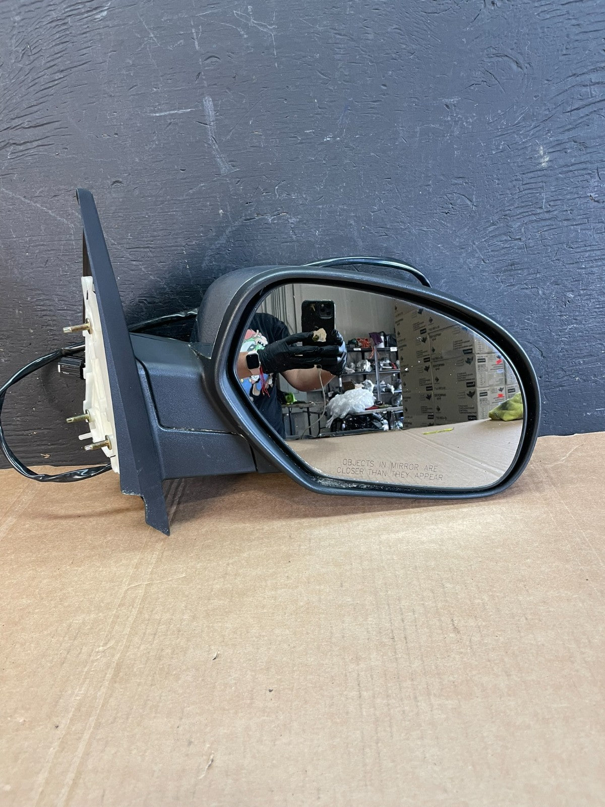 2007-2013 Chevrolet Tahoe Silverado Suburban Right Passenger Mirror AE8295 DW7