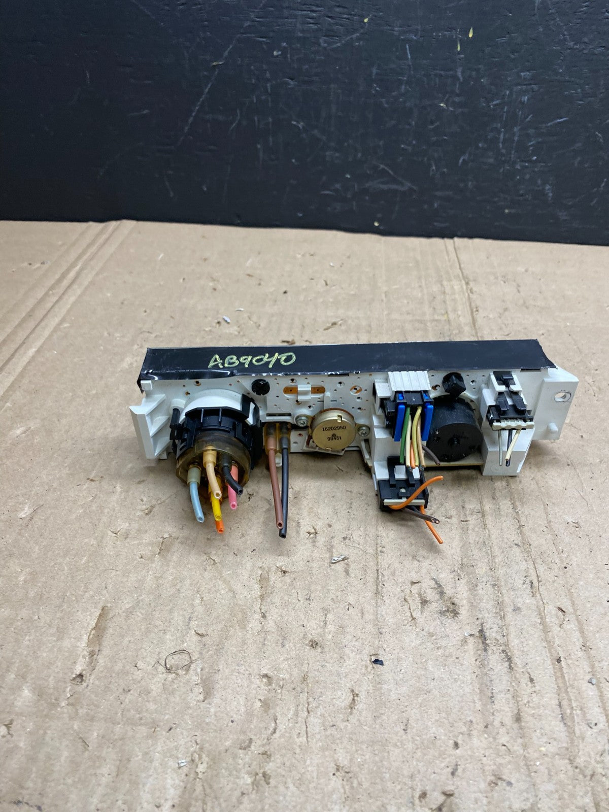 2001 - 2007 GMC Chevrolet Express 1500 Climate Control A/C AB9040 DG3