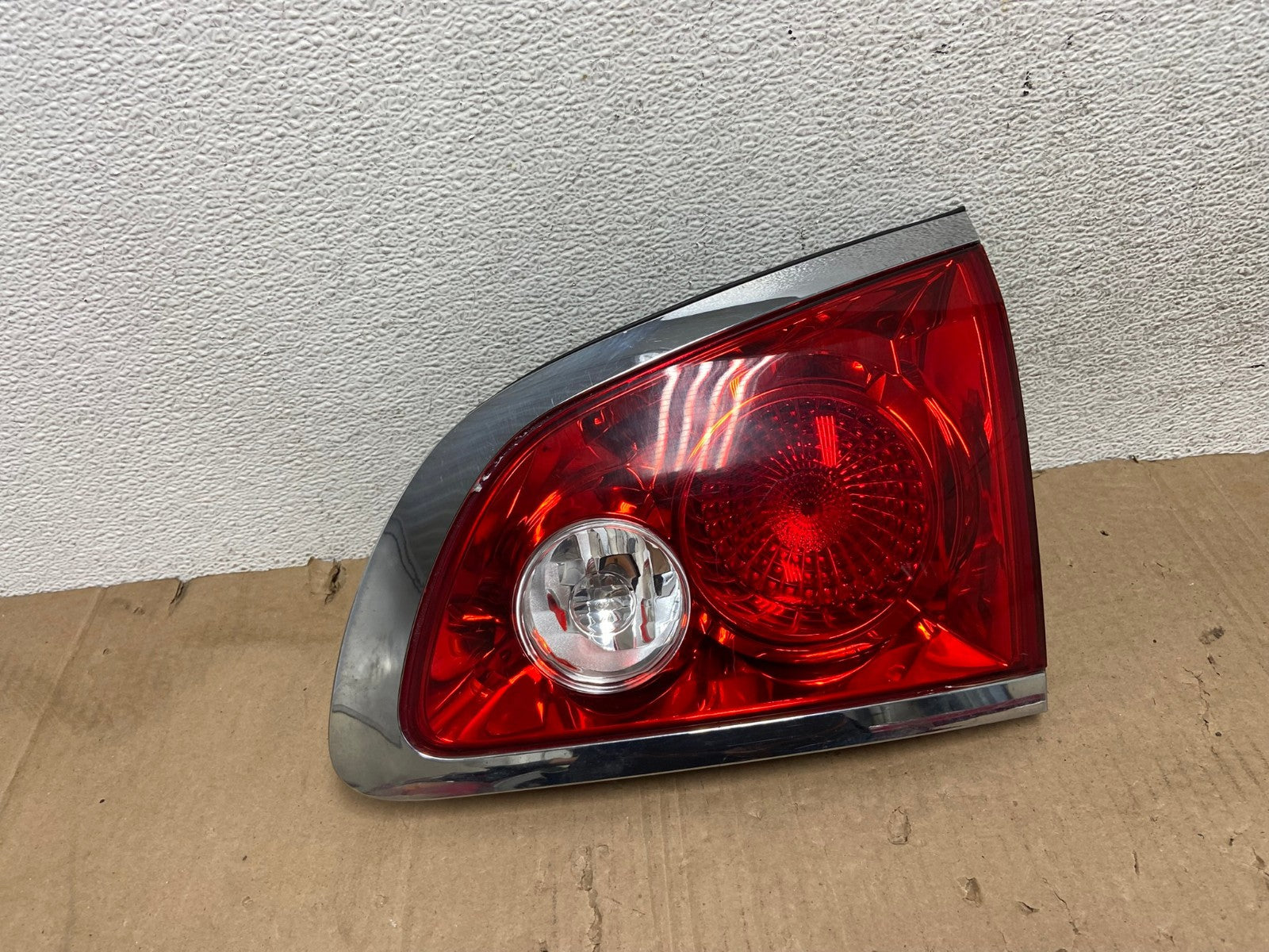 2008-2012 Buick Enclave Right Passenger Rh Inner Tail Light AE9176 LK0