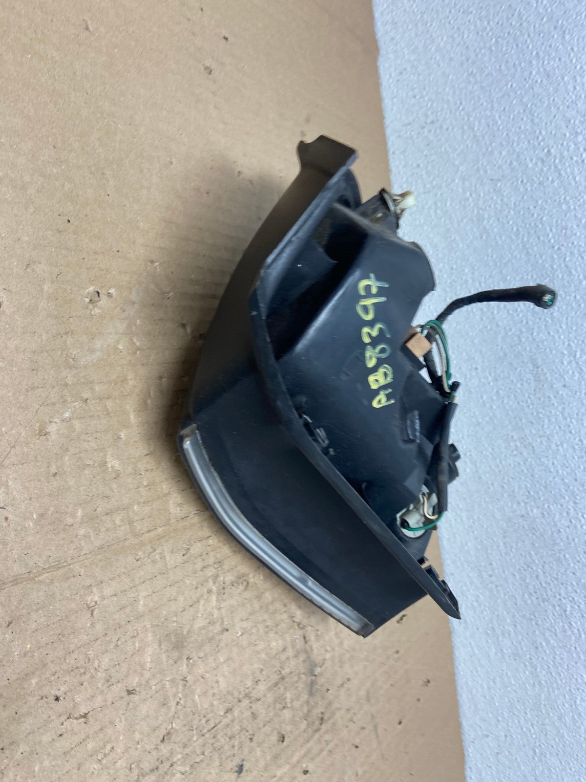 2001 2002 2003 Lexus Rx300 Left Driver Lh Side Tail Light Oem  AB8397 LK4