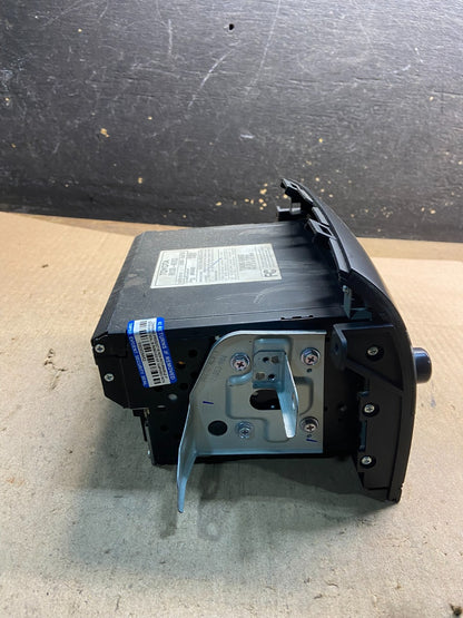 2005 to 2008 Toyota Sienna AM FM CD WMA Mp3 Radio Receiver z8752 DG2