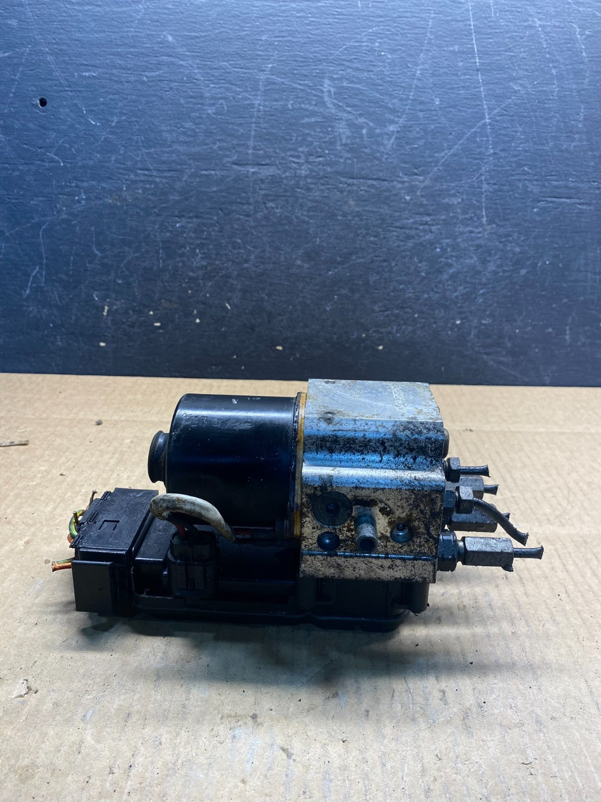 2004 2007 Ford E250 E350 Econoline Anti-Lock ABS Antilock Brake Pump ag9535 DG2