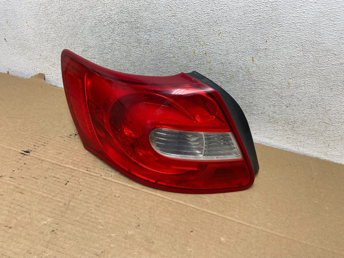 2010 to 2013 Suzuki Kizashi Left Driver LH Side Tail Light AH7868 DG2