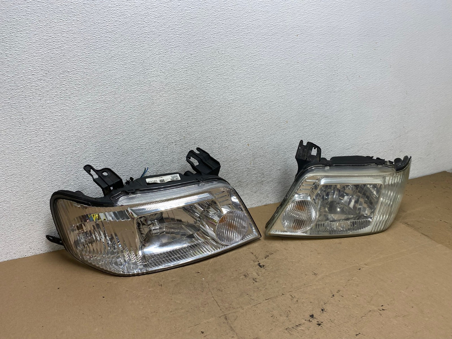 2005 to 2007 Mercury Mariner Left+Right Side Halogen Headlights AF4628 LK2