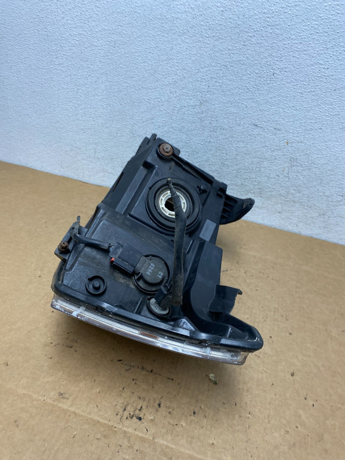 2006 to 2009 Pontiac Torrent Right Passenger RH Side Halogen Headlight AD5225 DW7