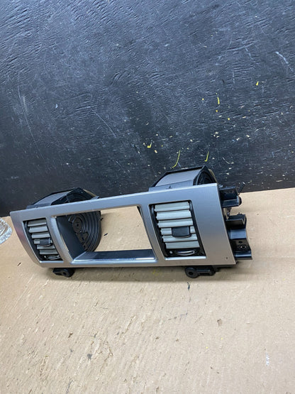 2008 to 2015 Jaguar XF Jaguar XF Center Radio Bezel Dash Air Vent t5844 DG2