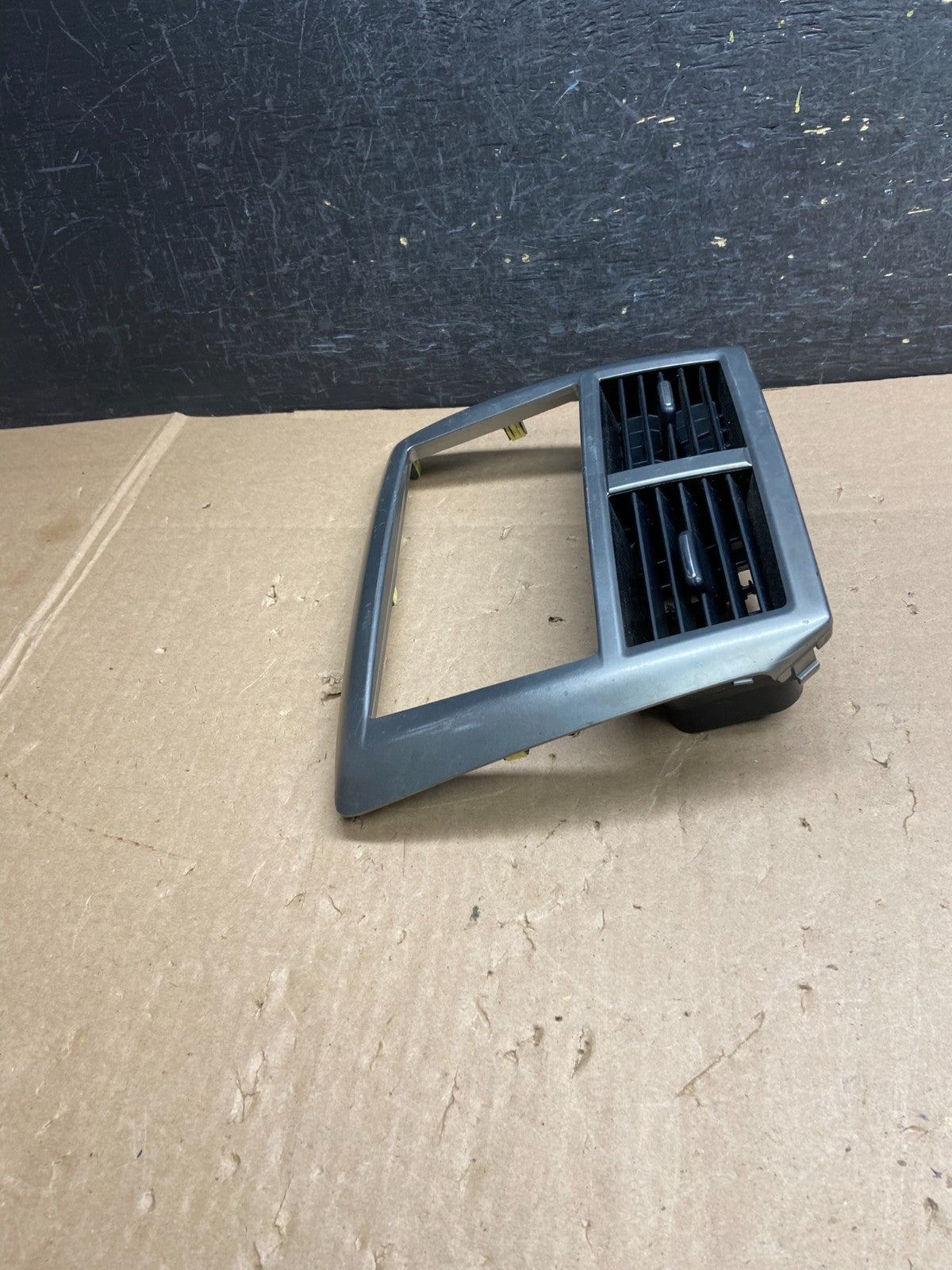 2009 to 2013 Subaru Forester Dash Radio Trim Bezel Center Vent AI6386 DG2