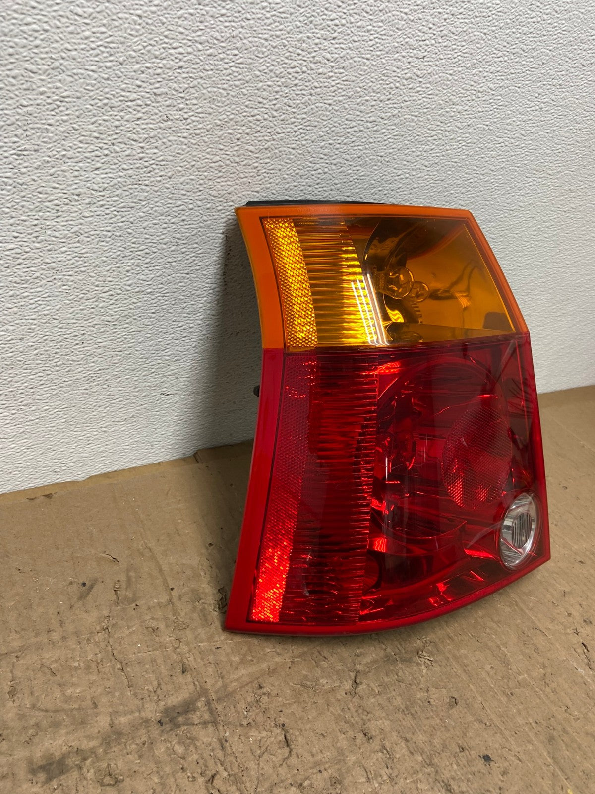 2004 2005 2006 Chrysler Pacifica Left Driver LH Tail Light Oem AC0196 LK2
