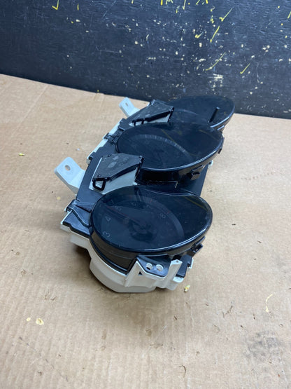2004 to 2006 Lexus ES330 Speedometer Cluster Gauge OEM z4104 DG2