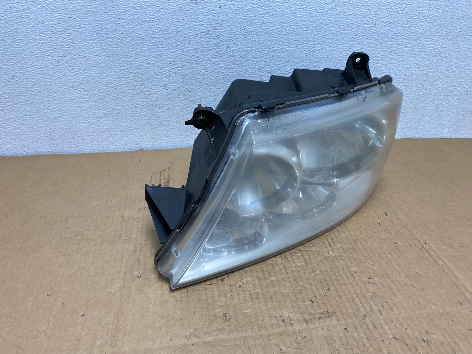 Xenon 2003-2006 Lincoln Navigator Left Driver Side Headlight AC7614 DW2