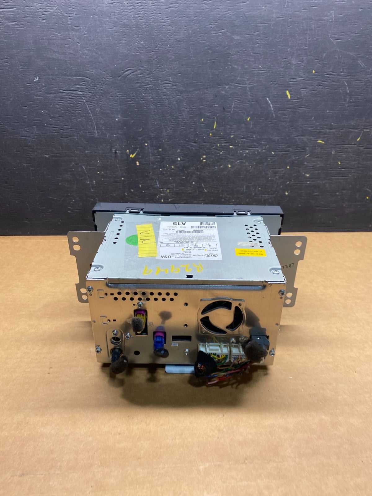 2012 to 2015 Kia Rio Am Fm Cd Player Screen Radio Receiver OEM R2949 DG4