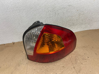 2001 2002 2003 2004 Hyundai Santa Fe Right Passenger Rh Tail Light TYC AE9318 LK0