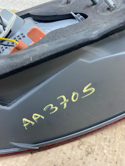 2009 to 2010 Hyundai Sonata Right Passenger Side Tail Light Oem AA3705 DW6