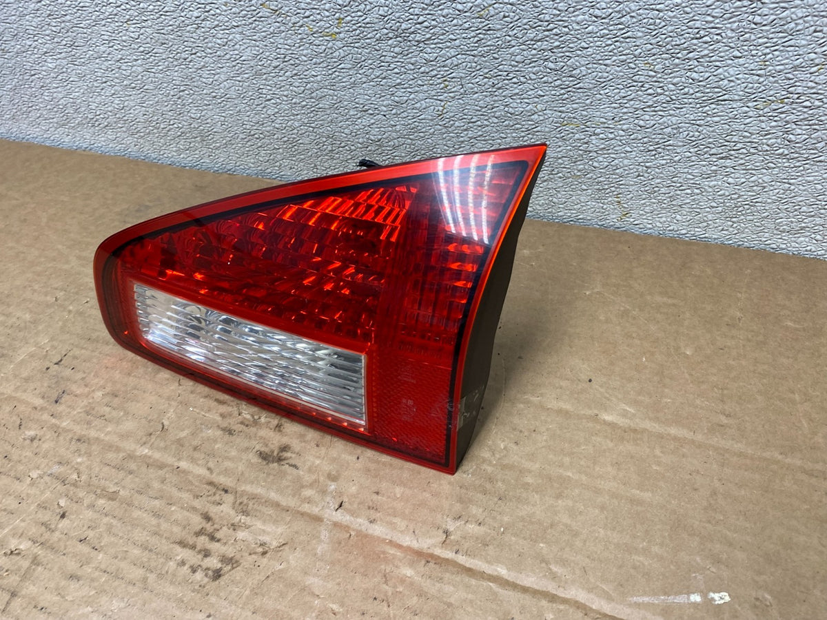 2008 to 2014 Subaru Tribeca Right Passenger RH Tail Light Inner Z1434 DW1