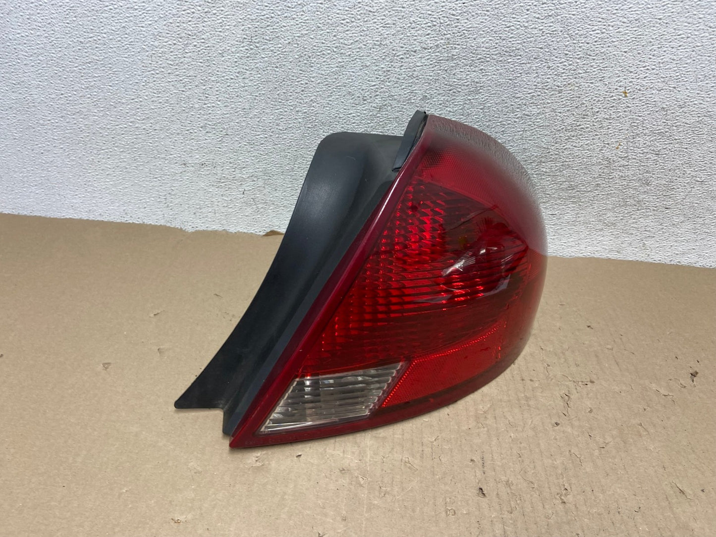 2000 to 2003 Ford Taurus Right Passenger Rh Side Tail Light AG6938 LK2