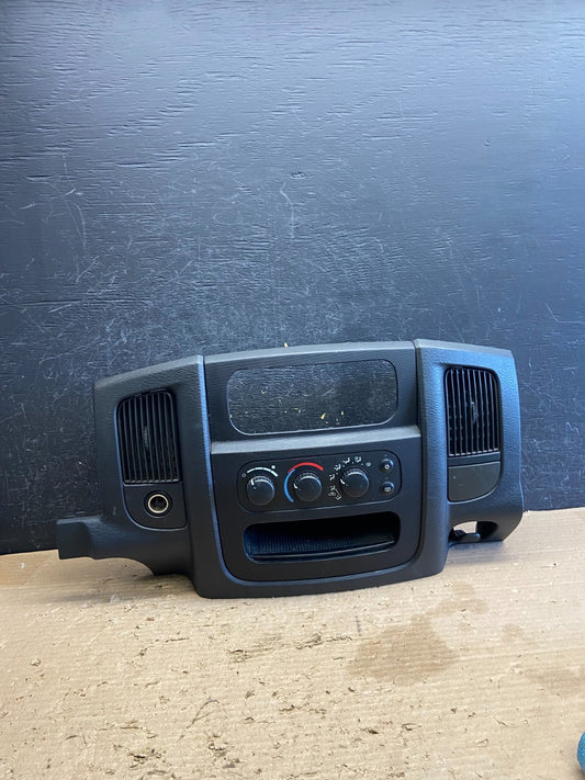 2002 to 2005 Dodge Ram Radio Climate Control Dash Air Vent Bezel Trim AH1205 DG0