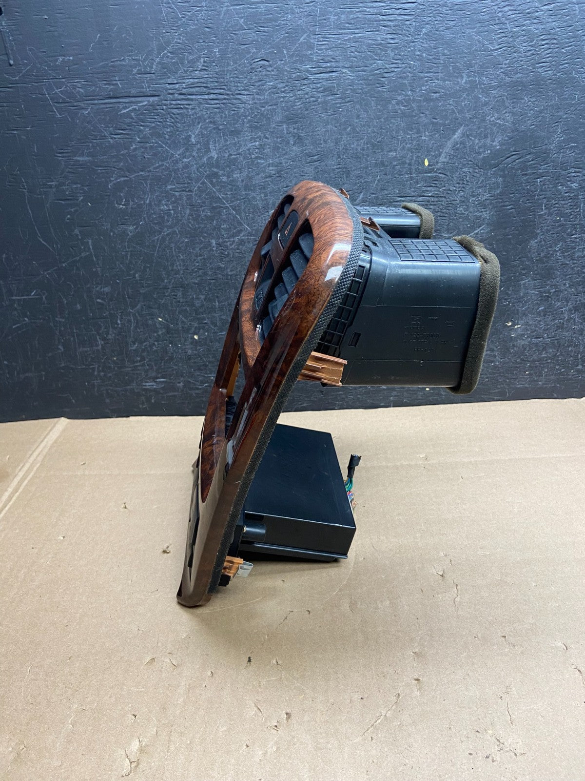 2002 - 2005 Hyundai Sonata Center Radio Climate Control Air Vent Bezel AI6274 DG2