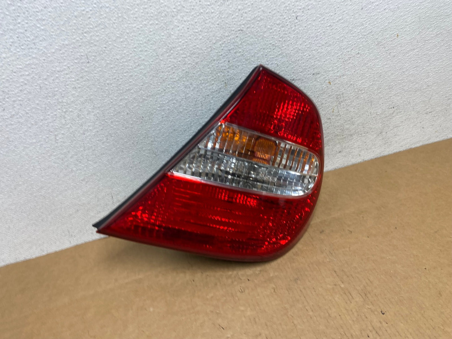 2002 2003 2004 Toyota Camry Tail Light Right Passenger Rh Side AD4511 LK2