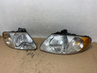 2001 to 2007 Dodge Caravan Left+Right Set Side Halogen Headlights AH1094 DG2