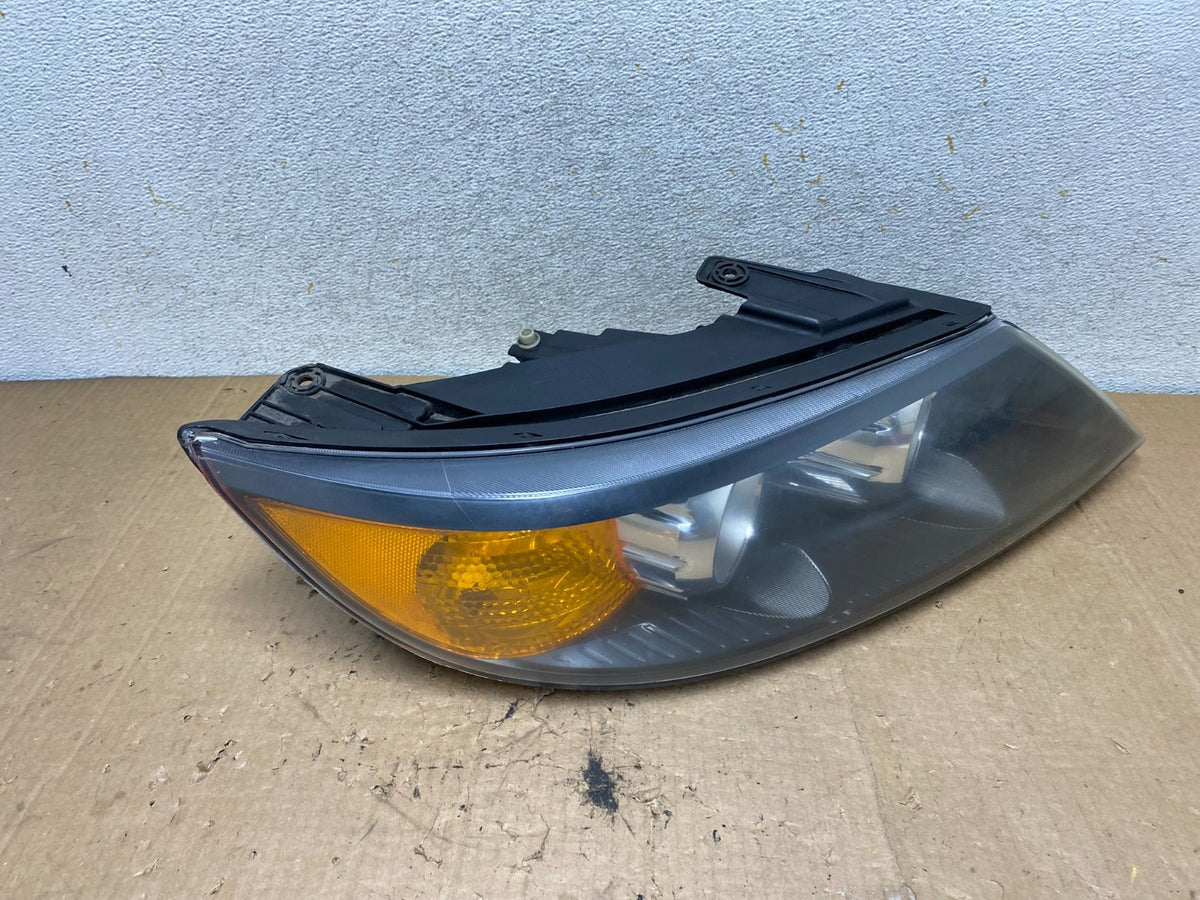 2011 to 2013 Kia Sorento Right Passenger RH Side Headlight Halogen AI9254 LK2