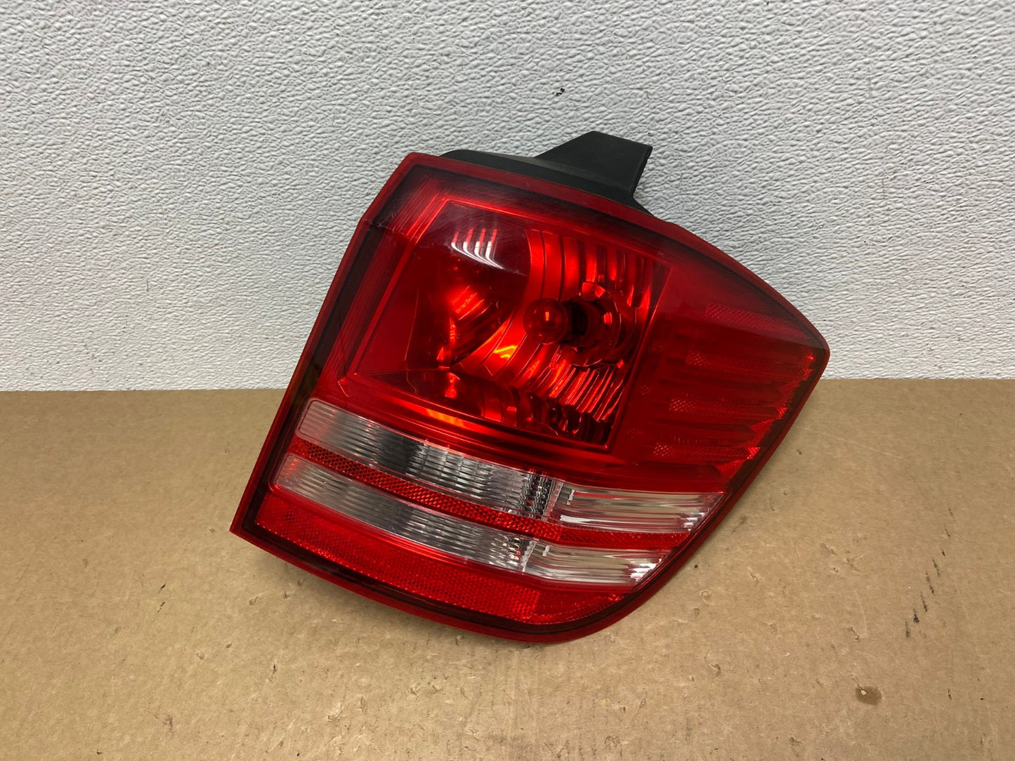 2009 - 2011 Dodge Journey Right Passenger Side Tail Light Oem AC1330 LK0