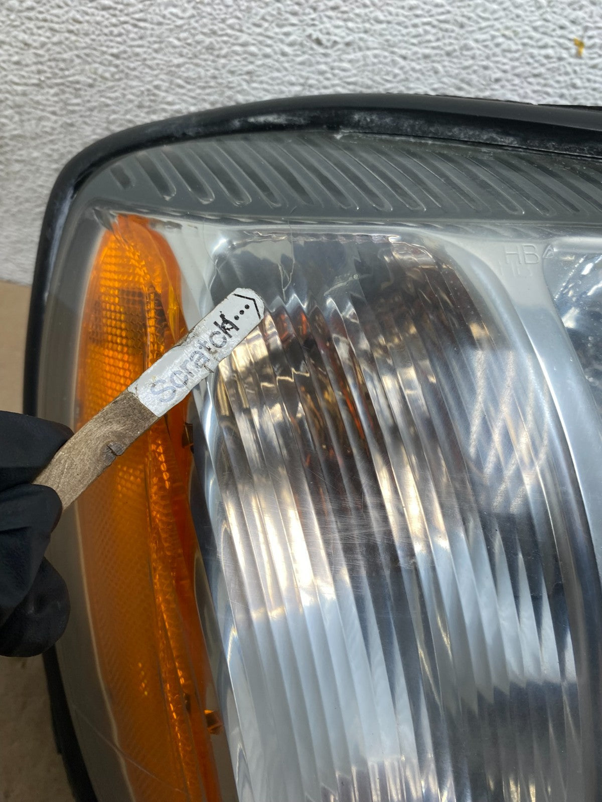 2000 to 2005 Cadillac Deville Right Passenger RH Side Headlight AG4699 DW3