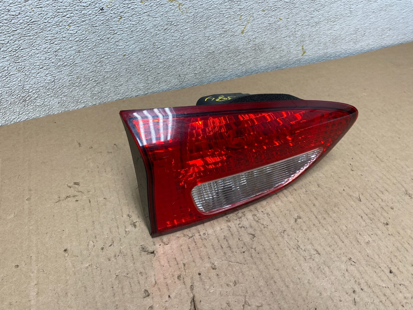 2006 2007 Subaru Tribeca B9 Left Driver Lh Side Tail Light Inner P9394 DW2