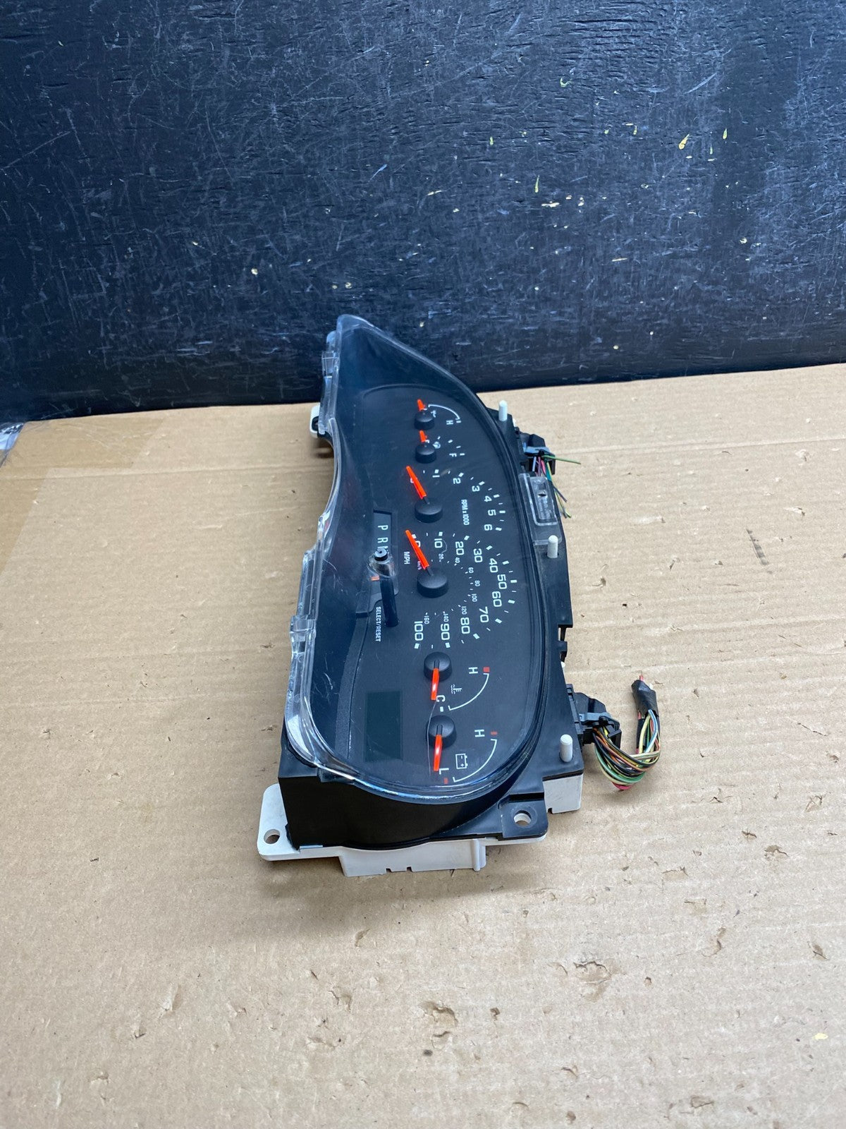 2006 Ford E350 Gauge Speedometer Cluster ag6284 DG2