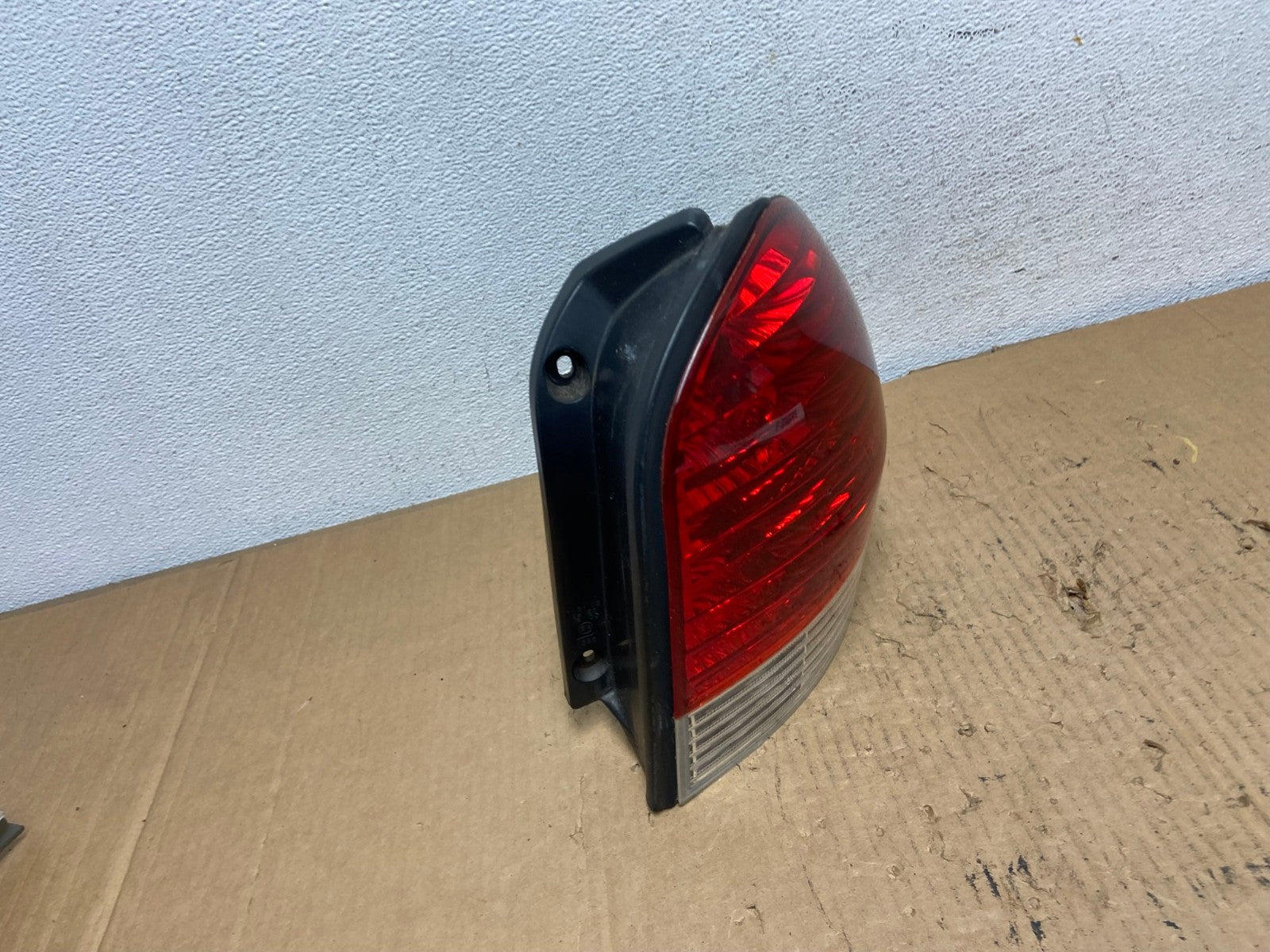 2005 to 2006 Hyundai Santa Fe Right Passenger Rh Side Tail Light AD1161 LK2
