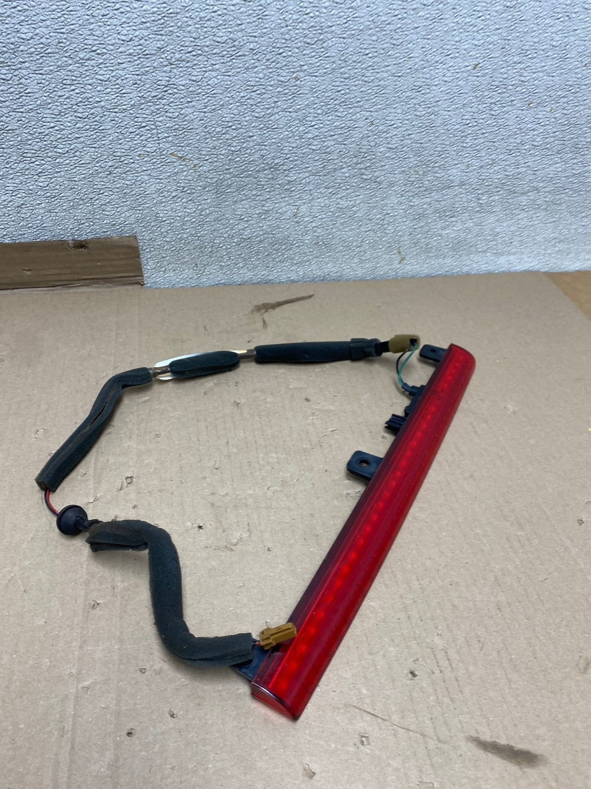 2002 to 2004 Infiniti i35 Rear Spoiler 3rd Light Break  U0955 PS1