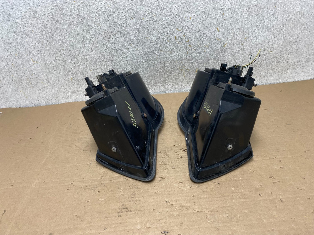 2001 - 2005 Pontiac Aztek Left+Right Set Headlight AI1001 DG12