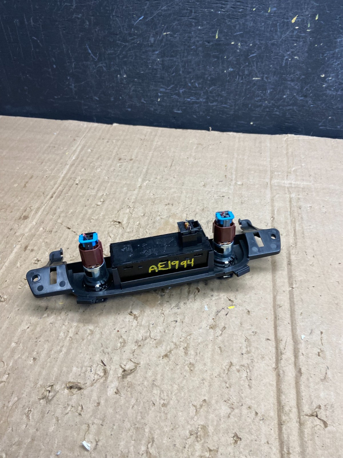 2007 - 2014 Chevrolet Tahoe Yukon Pedal Traction Control Switch AE1994 DG4