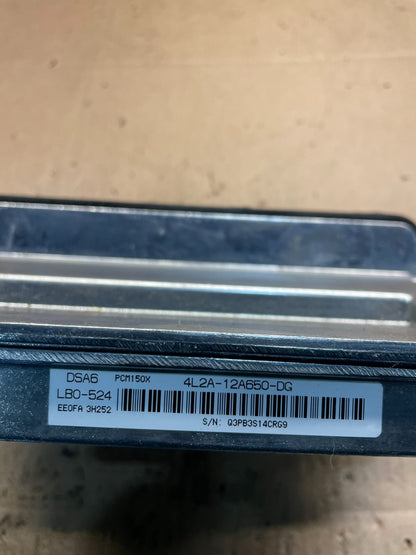 2004 Ford Explorer Engine Control Unit ECU Computer Module S8212 DG3
