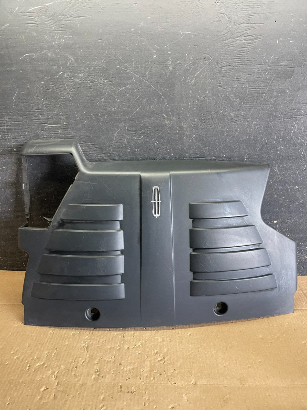 2004 Lincoln Aviator Engine Motor Cover OEM aa6112 DG0