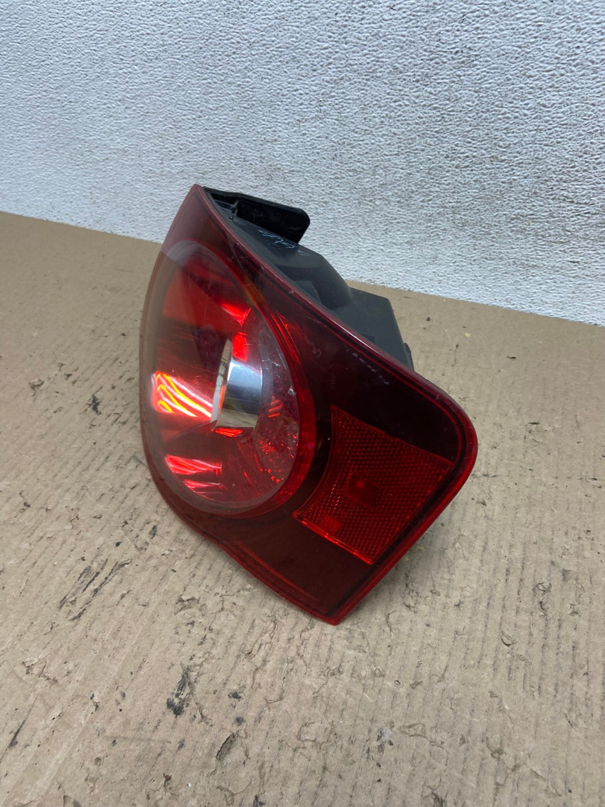 2008 2009 2010 Volkswagen Jetta Right Passenger RH Side Tail Light AF6988 LK1