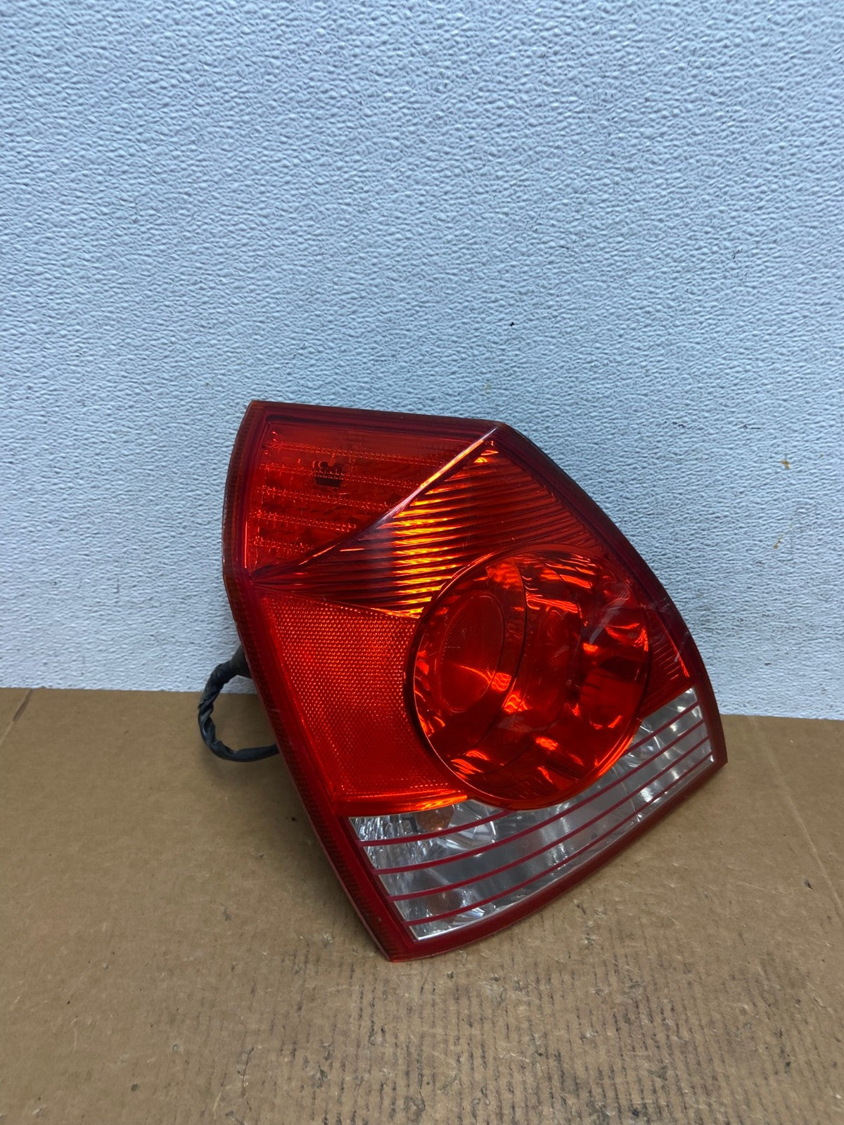 2004 2005 2006 Hyundai Elantra Sedan Left Driver LH Tail Light AE0329 LK2