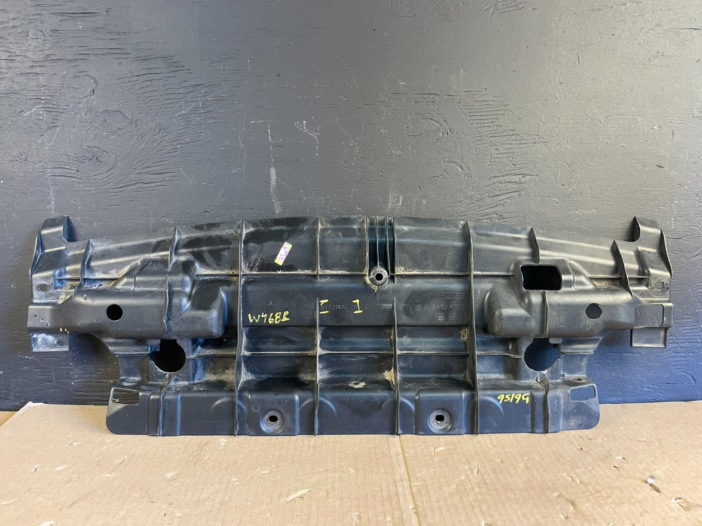 2006 to 2007 Subaru Tribeca 3.0 Lower Center Engine Cover Trim OEM ab7869 DG3