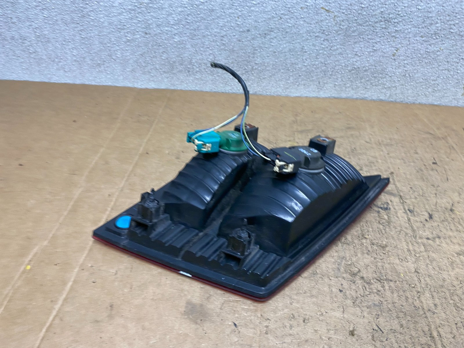 NO LED 2009-2011 Dodge Journey Right Passenger side Tail Light Inner T50335