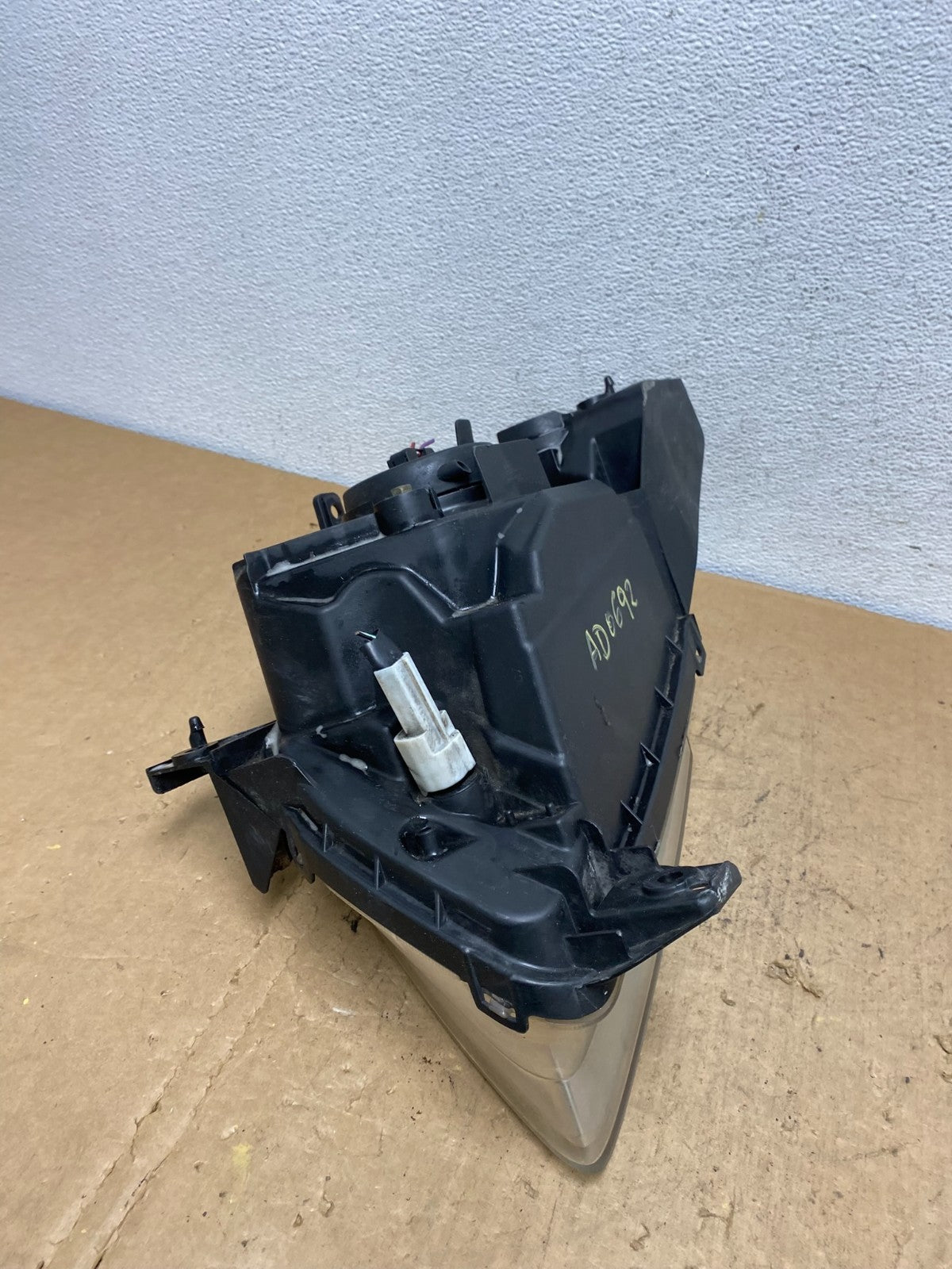 2002 - 2003 Mazda Mpv Right Passenger RH Headlight AD0692 DW8