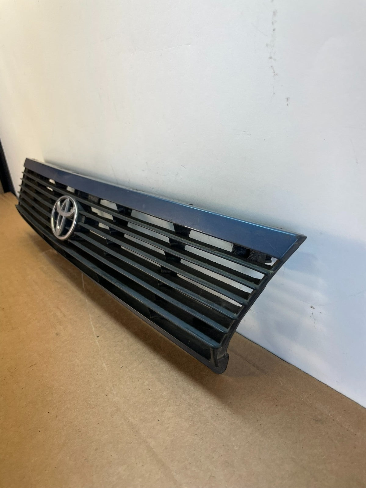 1987 to 1991 Toyota Camry Front Grille Grill AG0831 PS1