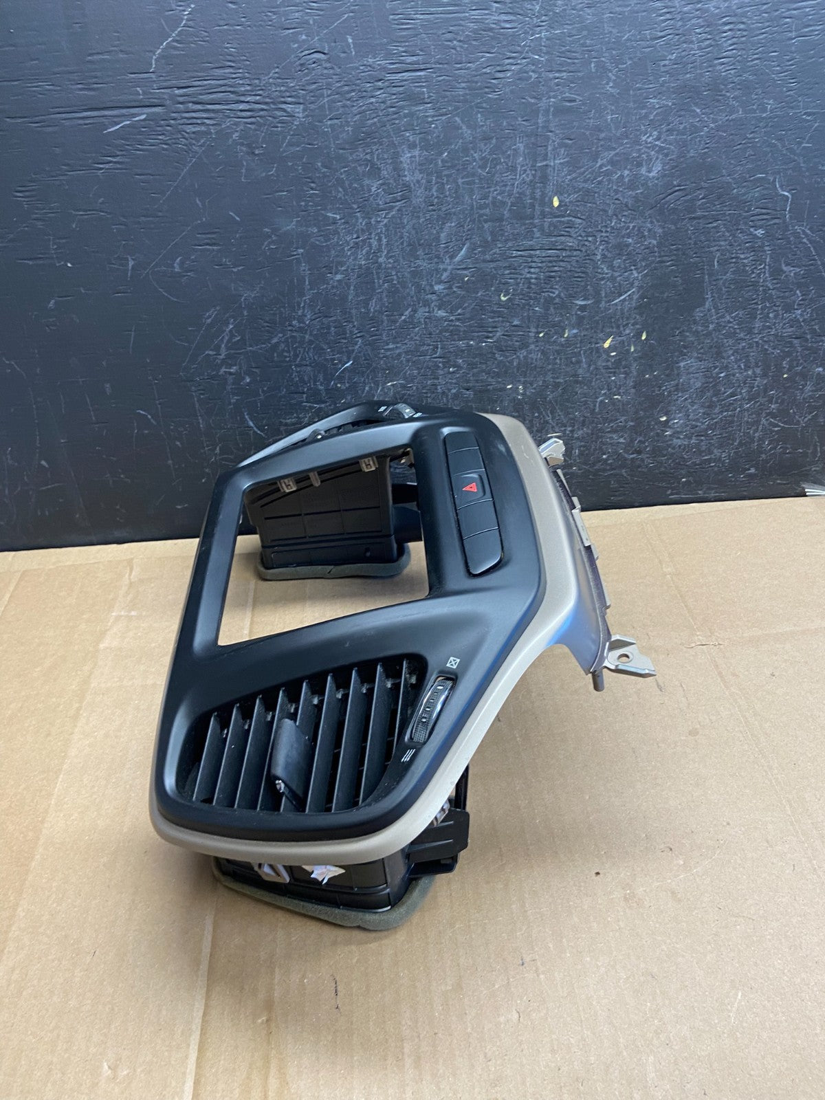 2014 to 2020 Jeep Cherokee Center Radio Climate Control Vent Bezel ad2076 DG1