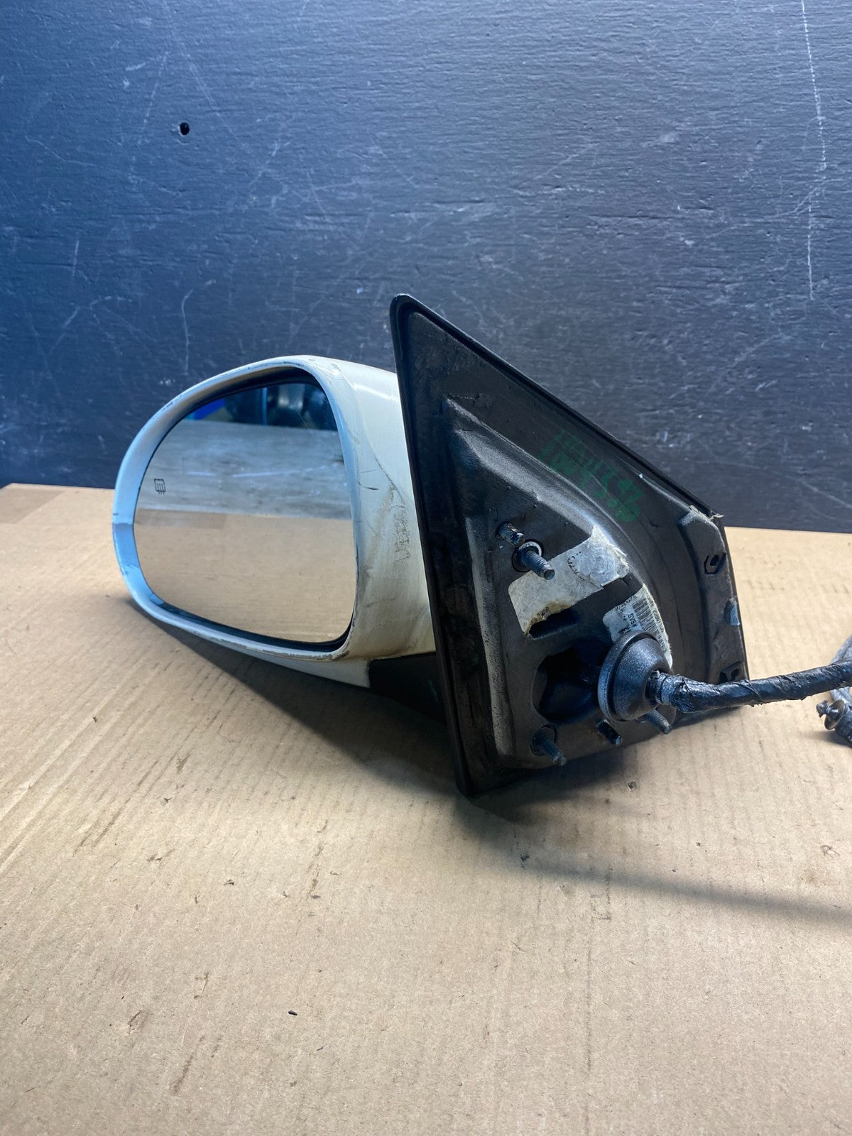 2008-2012 Buick Enclave Left Driver Door Turn Signal Mirror AE6331 DW11