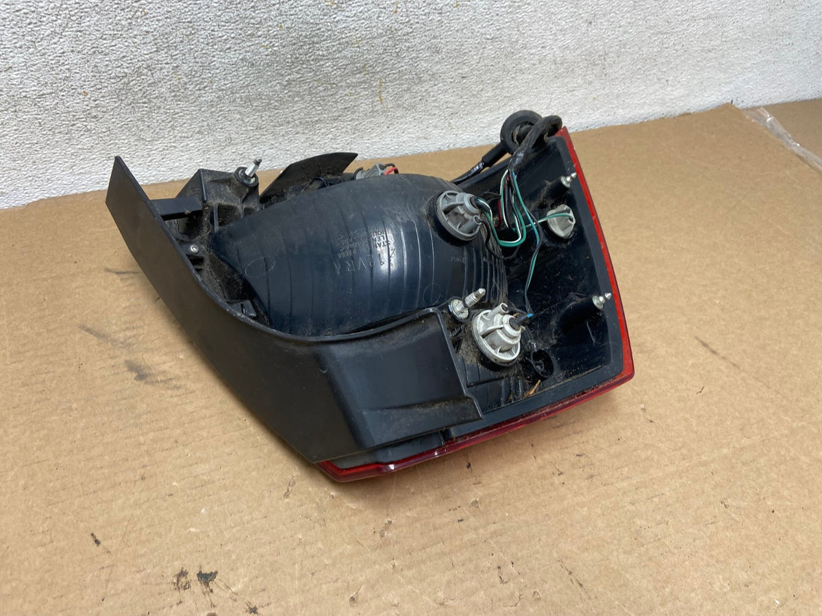 2004 2005 2006 Mitsubishi Galant Sedan Right Passenger Tail Light AH4172 LK4