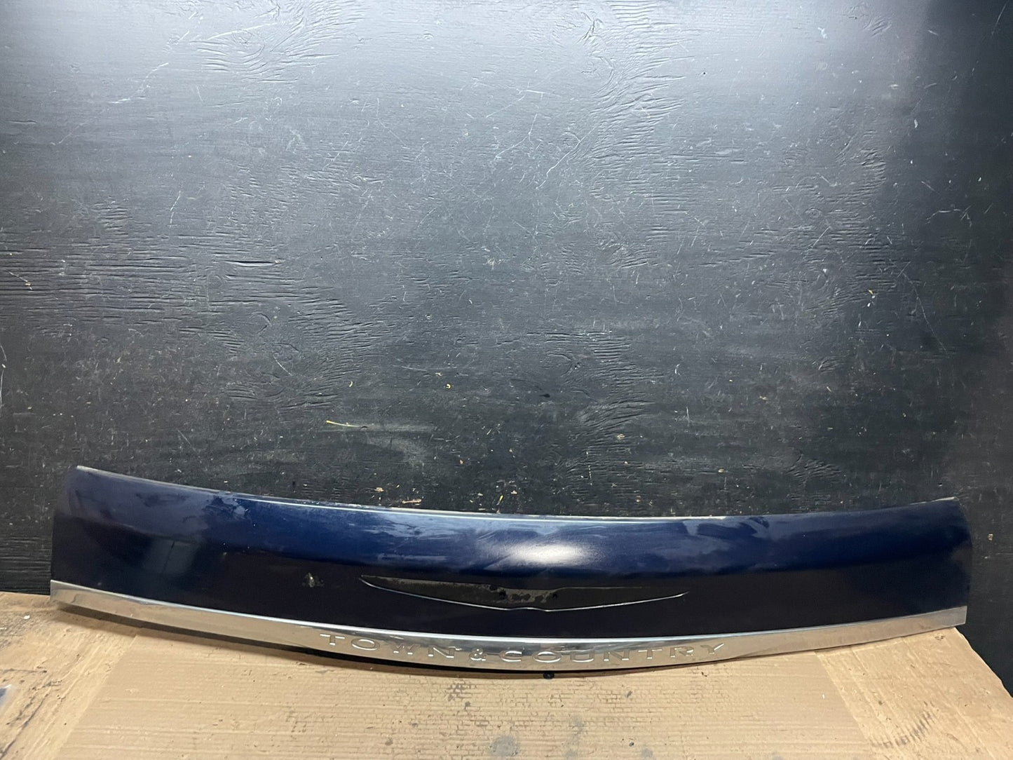 2011 to 2016 Chrysler Town & Country Tailgate Trim w/ Camera Panel OEM U8140 DG0