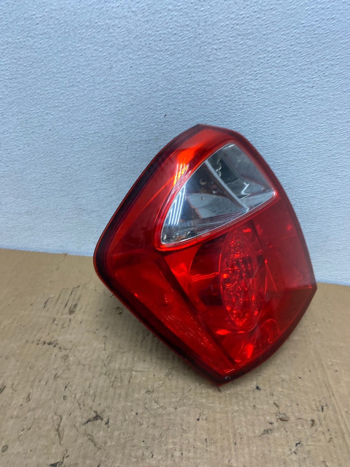 2007 2008 2009 Kia Spectra 5 Hatchback Left Driver LH Tail Light AC8231 LK2