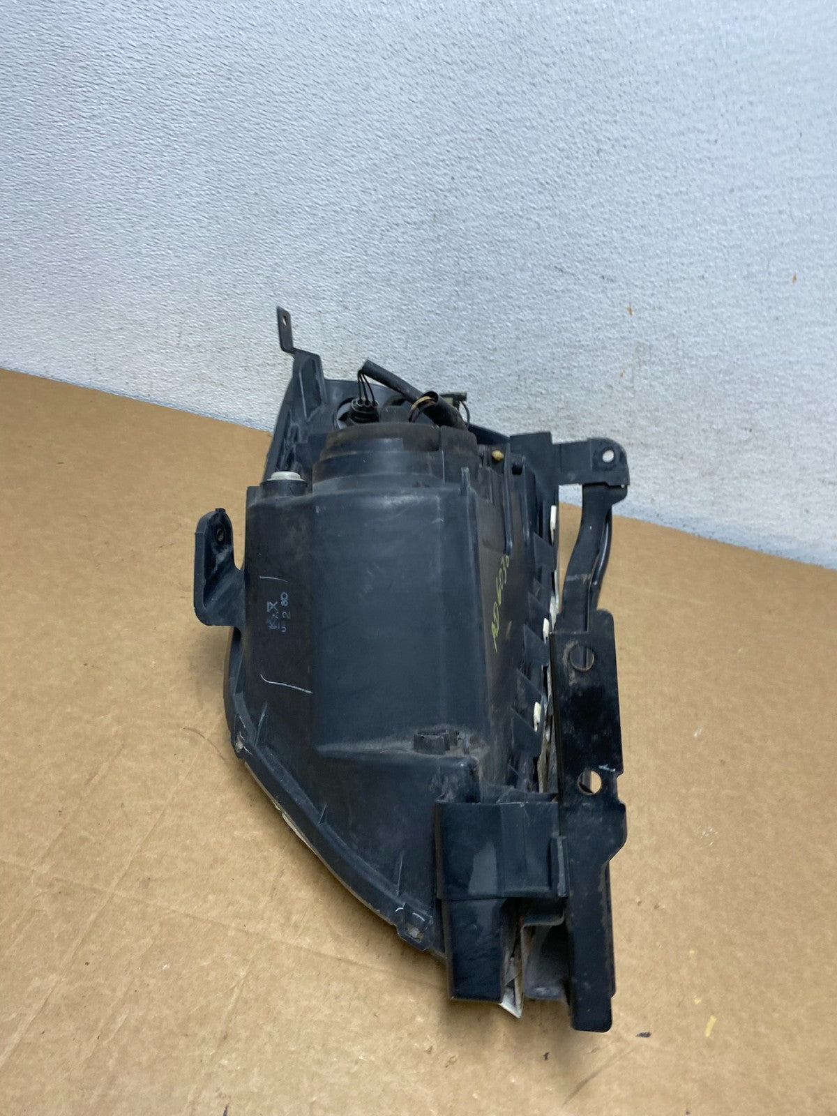 2003 2004 2005 Honda Pilot Right Passenger RH Side Halogen Headlight AD6030 DW7